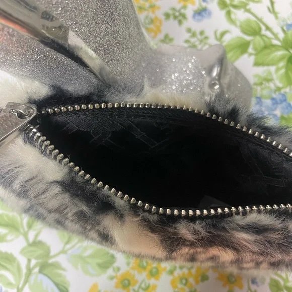 UGG zipper clutch White and Black color. - Picture 3 of 3